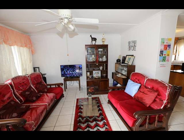 3 BEDROOM HOUSE FOR SALE IN KWANDENGEZI